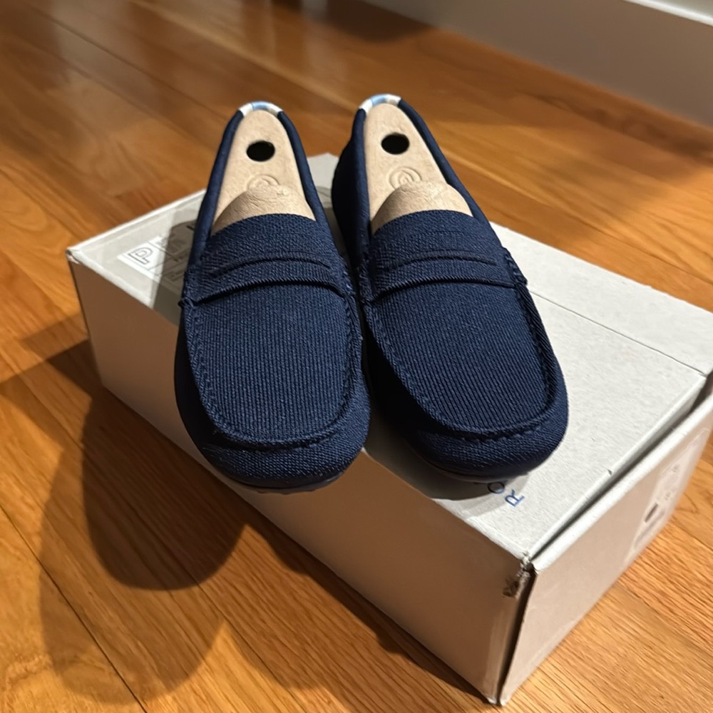 Rothy's Navy Driver 8.5 New in box